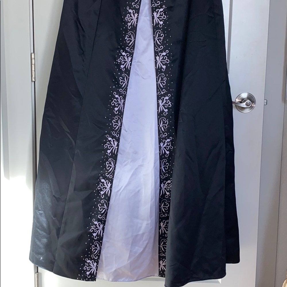 Dress - Picture 2 of 5